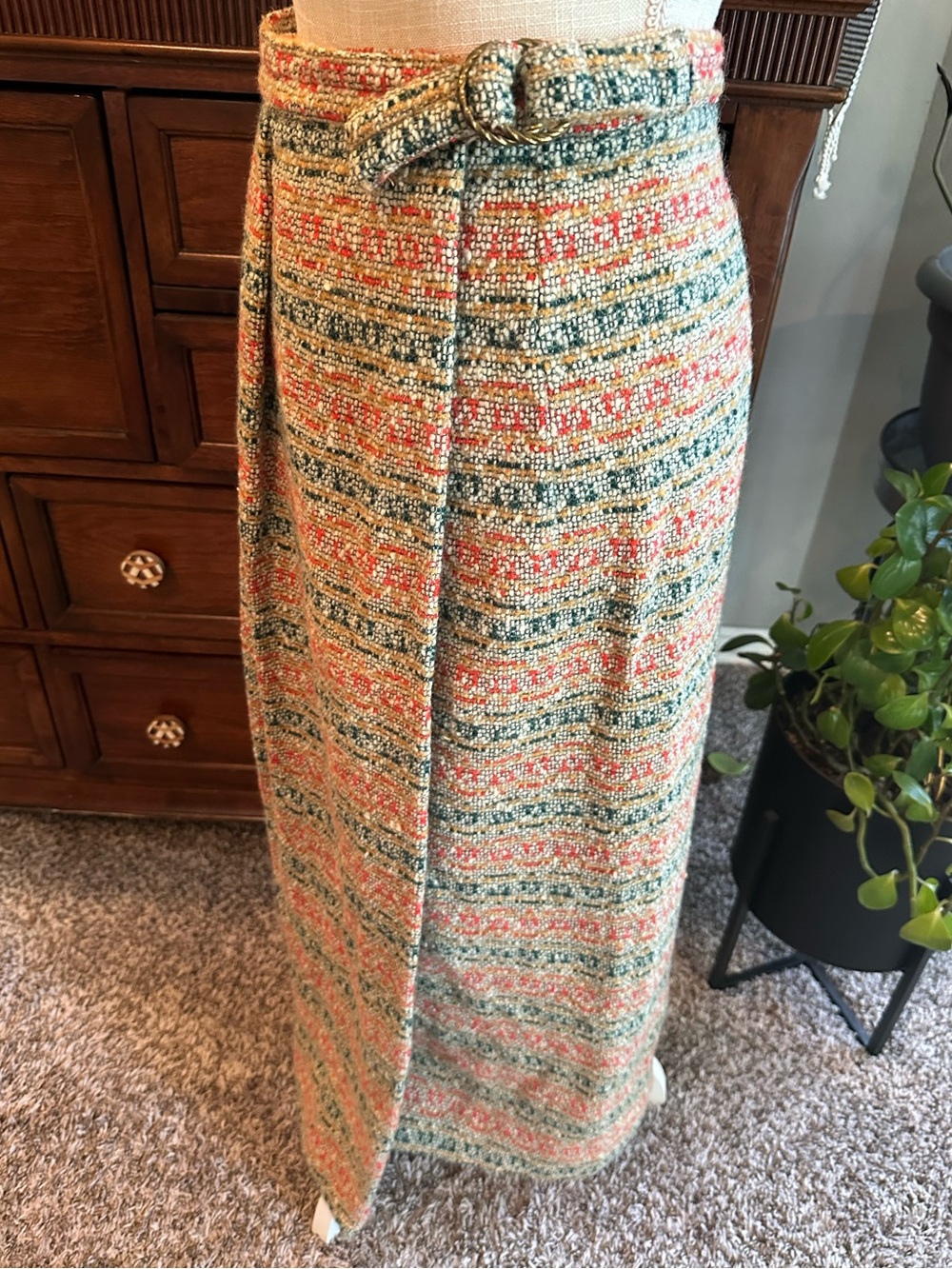 Vintage Women's Patterned wrap Skirt in Red, Tan and Black